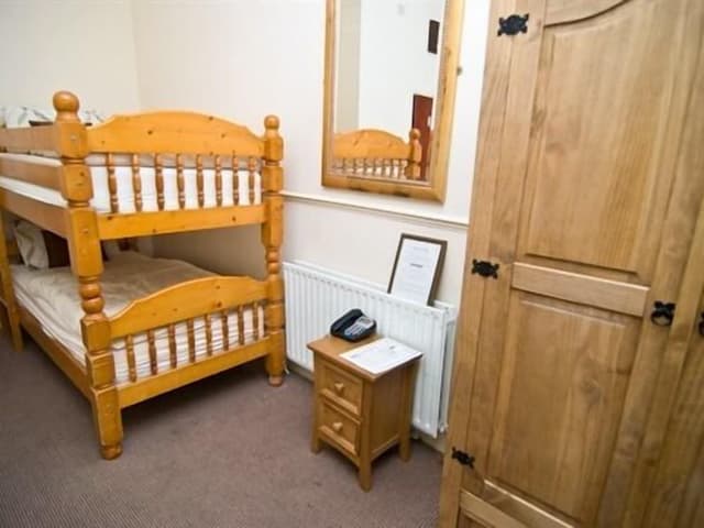 Suite, Ensuite (6 Persons)