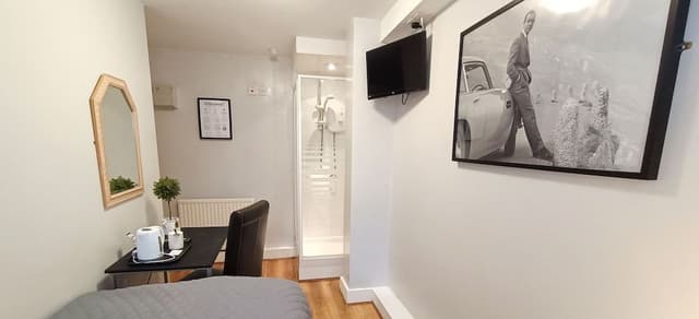 Basic Single Room, Shared Bathroom