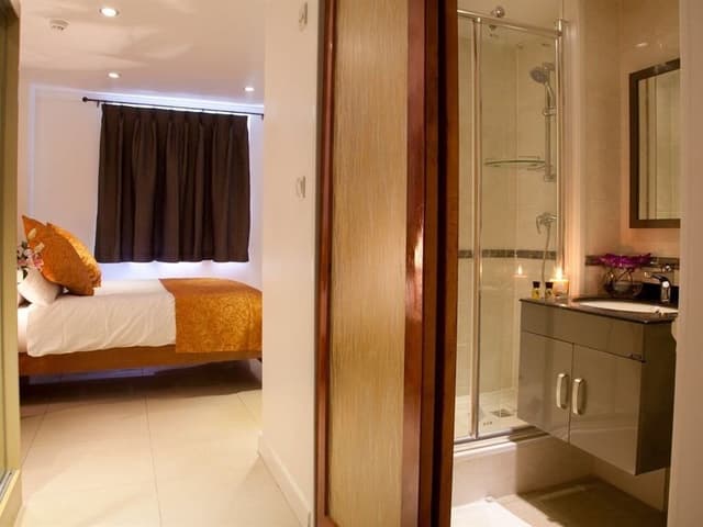 Suite, Ensuite (4 Persons)