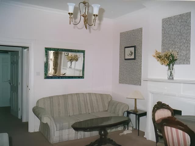 2-Bedroom Apartment with 1 Bathroom