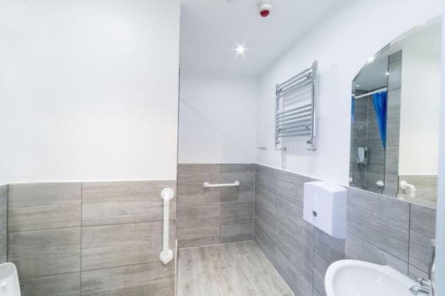Deluxe Family Room, Private Bathroom