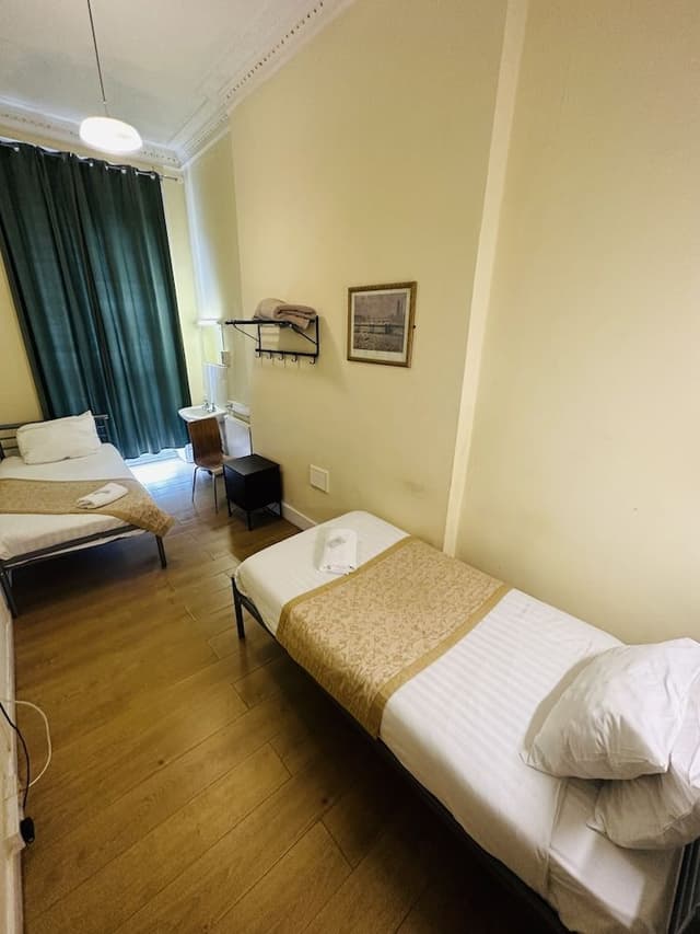Basic Twin Room (Shared Bathroom)