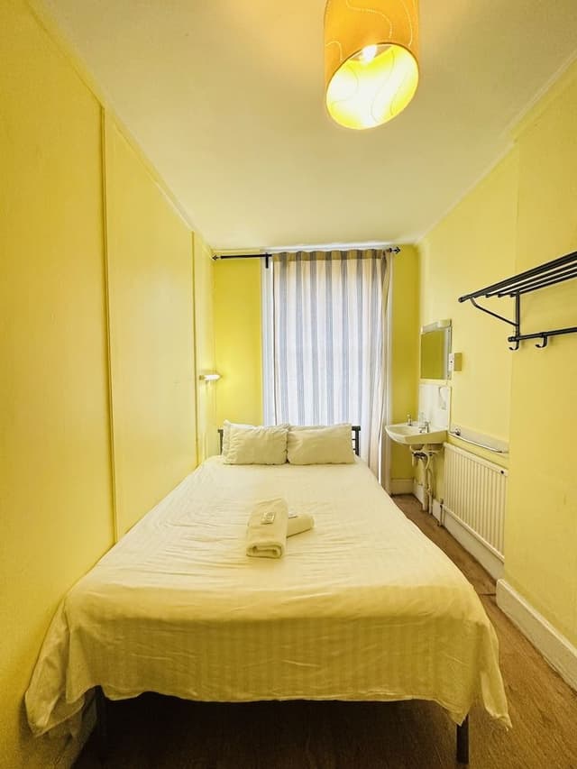 Basic Double Room (Shared Bathroom)