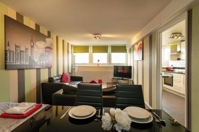 City Apartment, 2 Bedrooms, Kitchen, City View (Sleeps 2)
