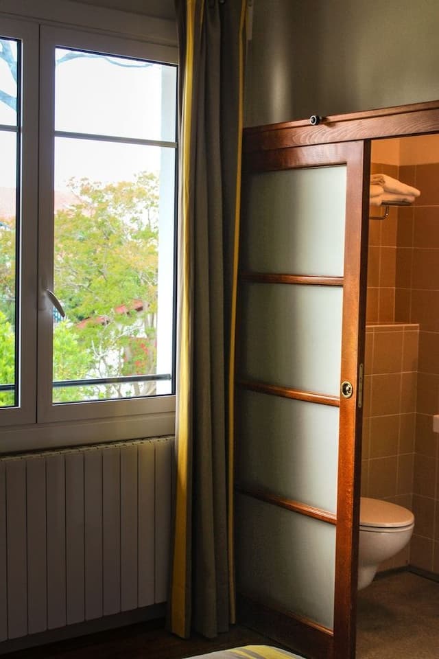 Comfort Room, Garden Area