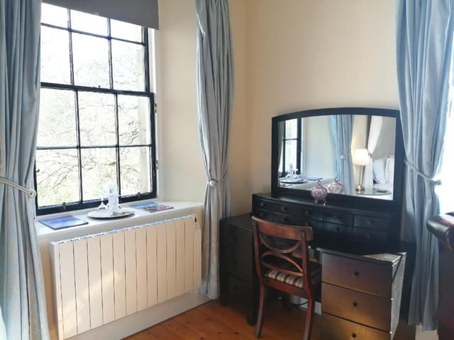 Double room-Deluxe-Ensuite-Mountain View-Four Poster