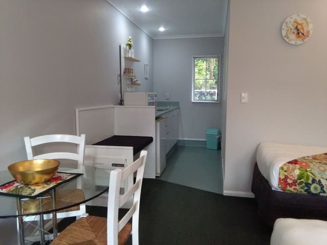 Business Studio Suite, Multiple Beds, Jetted Tub