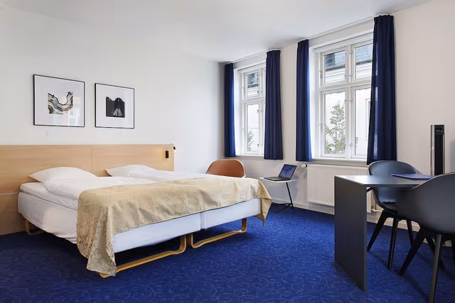 Junior Suite, 1 King Bed, City View