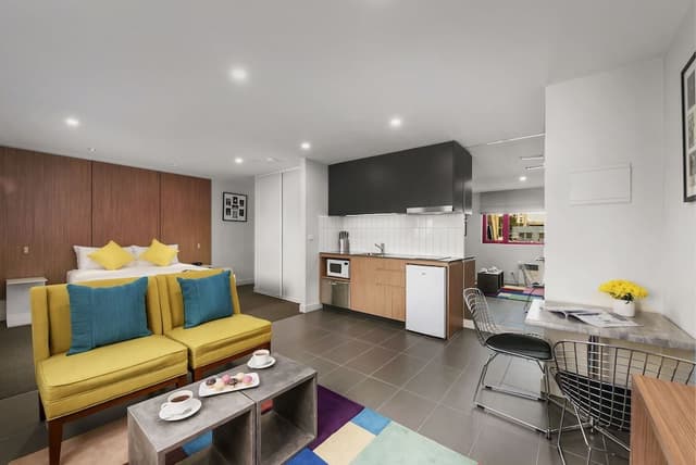 Deluxe Studio Apartment