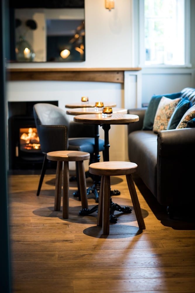The Fox And Hounds4