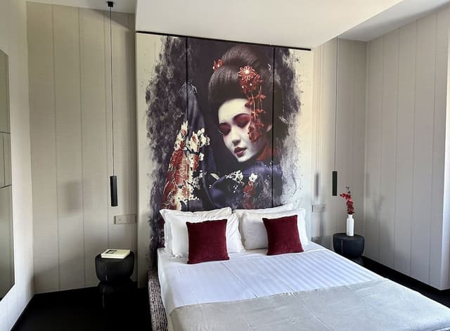 Junior Suite, 1 King Bed with Sofa bed