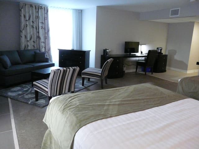 Family Room, Balcony