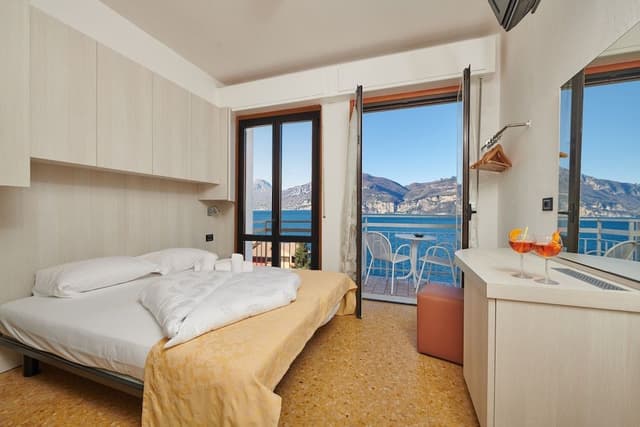 Classic Double Room, 1 Double or 2 Twin Beds, Balcony, Lake View