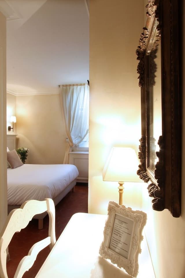 Classic Double Room, 1 Queen Bed, Air conditioning, City View