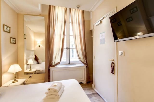 Basic Single Room, 1 Twin Bed, Air conditioning, City View