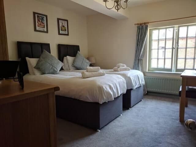 Deluxe Suite, Private Bathroom (Two Bedroom)