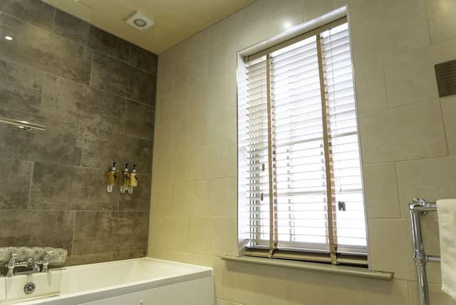 Classic Double or Twin Room, Ensuite