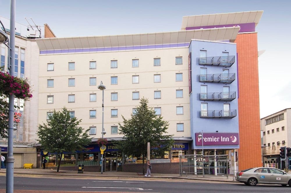 Premier Inn Sheffield City Centre (Angel St) Premier Inn Sheffield City Centre (Angel St)