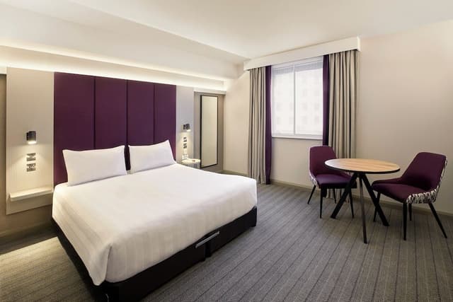 Standard Double Room, Roll-in Shower