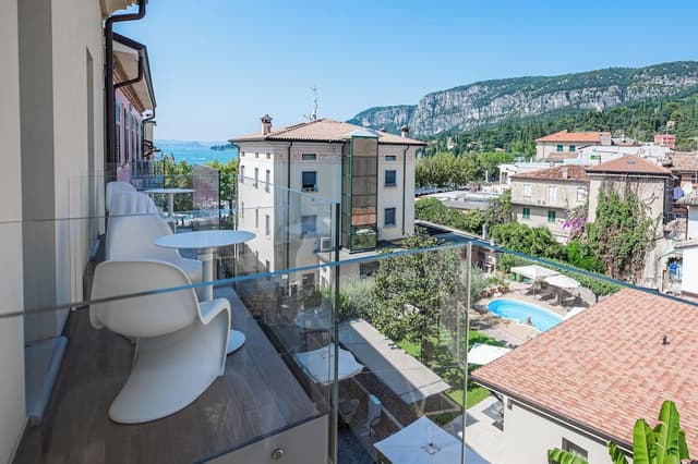 Triple Room, Balcony