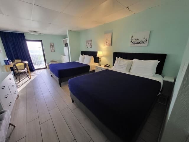Standard Studio Suite, 2 Queen Beds, Kitchenette, Oceanfront