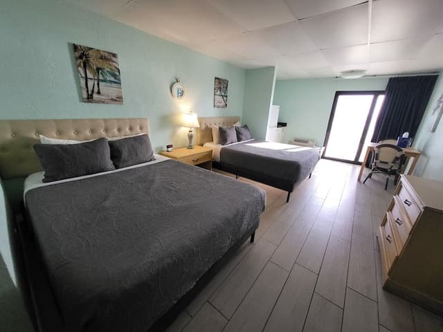 Standard Studio Suite, 2 Queen Beds, Kitchenette, Oceanfront