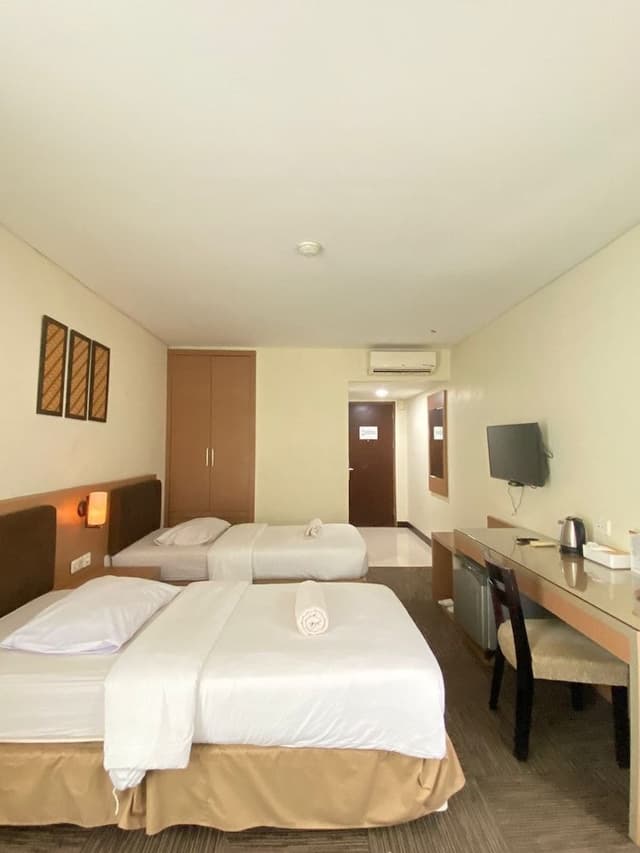 Executive Twin Modern