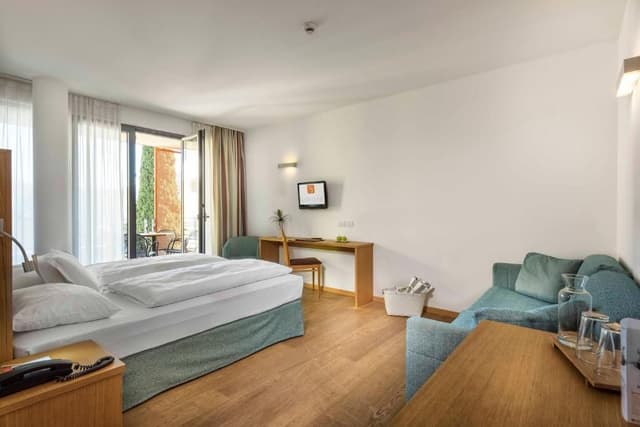 Comfort Double Room with Balcony and Lake View