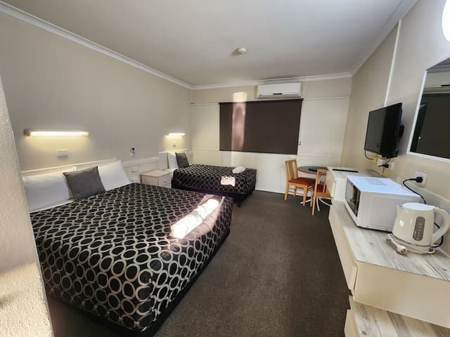 Deluxe Twin Room, 1 Bedroom, Non Smoking, Ground Floor