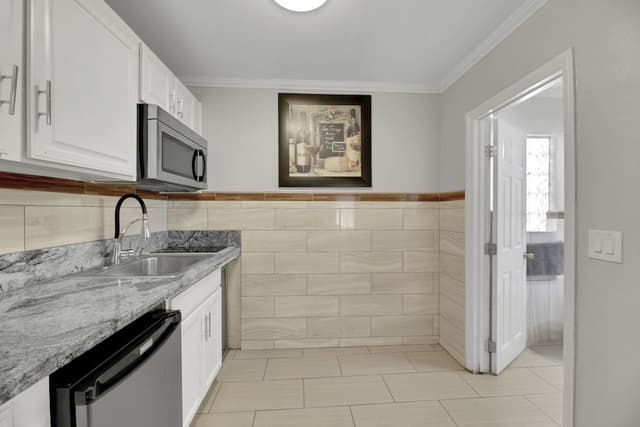 Double-King Suite with Kitchen