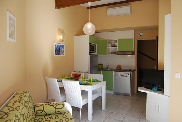 Duplex Small House 4/6 People, Air Conditioning