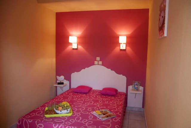 Small Duplex House with Air conditioning (4-6 Adults)