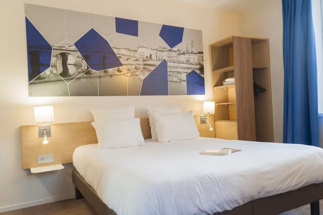 Standard Room Large Bed