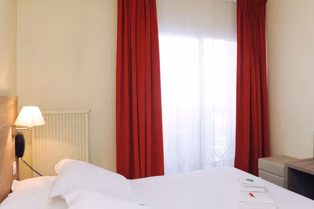 Double Room (Sympathique)