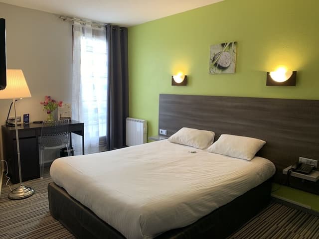 Double Room, 1 Queen Bed, City View