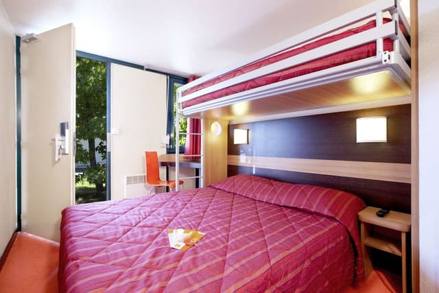 Standard Room, Multiple Beds (1 Double and 1 Single bed)