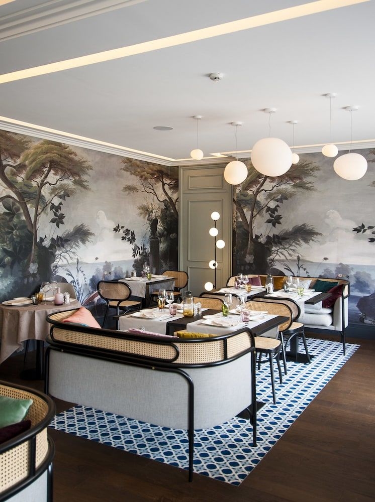 Le Manoir Hotel4