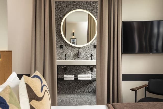 Panoramic Suite with Jacuzzi