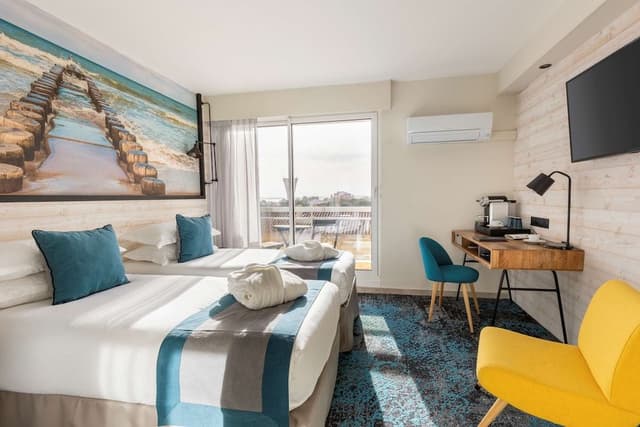 Comfort Room, 1 King Bed, Non Smoking, Mountain View (Twin bed on request)