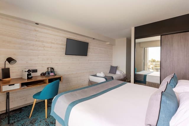 Standard Room, Multiple Beds, Non Smoking, Sea View (Twin bed on request)