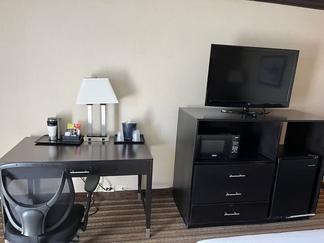Suite, 1 King Bed, Non Smoking