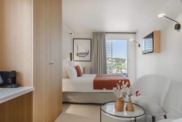 Junior Suite, Balcony, Partial Sea View