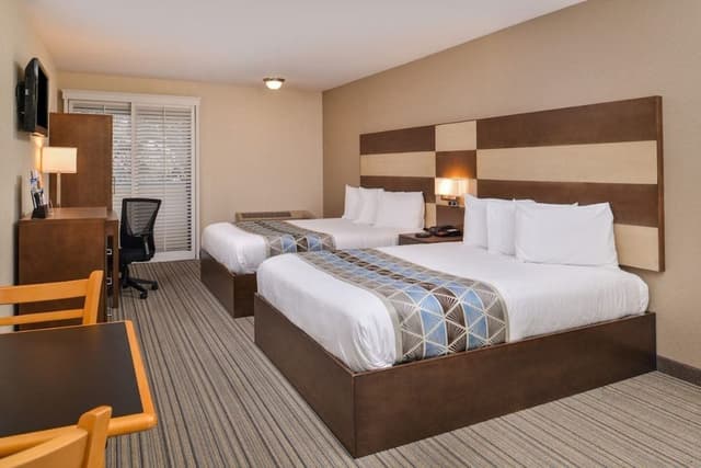 Room, 2 Queen Beds, Non Smoking, Kitchenette