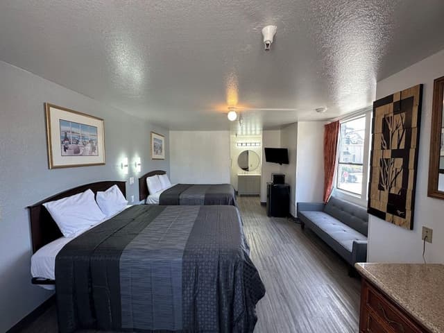 Room, 2 Queen Beds, Non Smoking