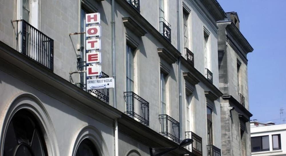 Hotel Saint-Patrick0