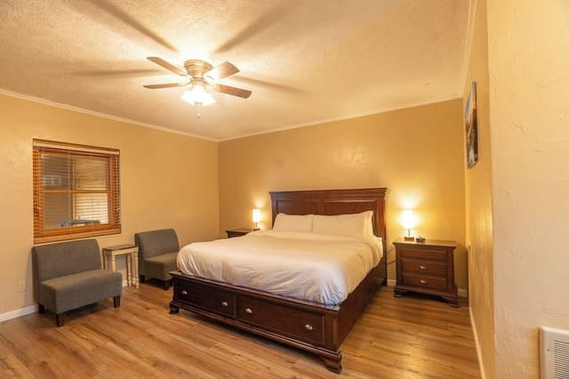 Traditional Room, 1 King Bed