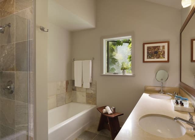Suite (Vineyard View Collection)