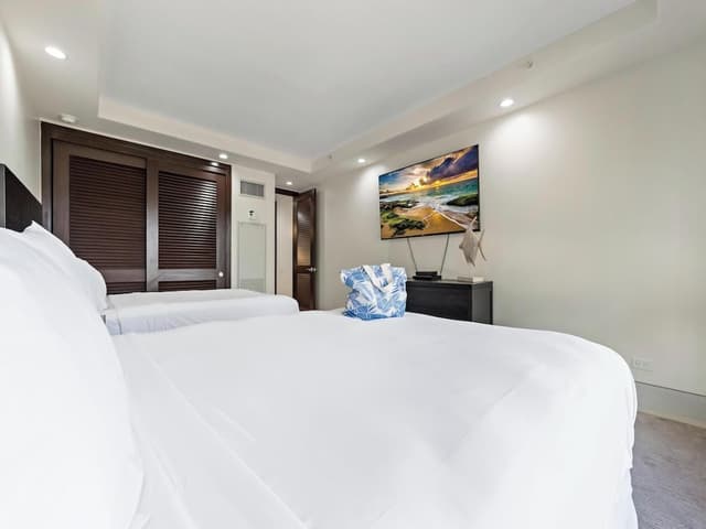 Condo (2 Bedrooms)