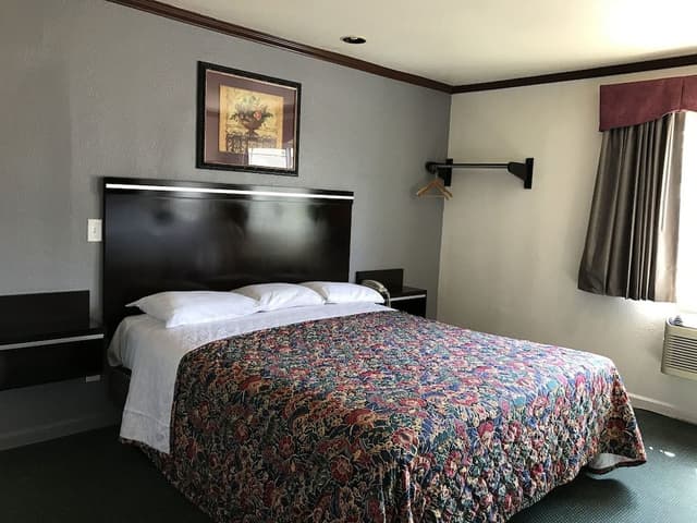 Room, 2 Bedrooms, Accessible