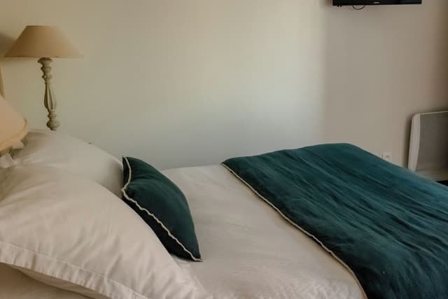 Double Room Street side